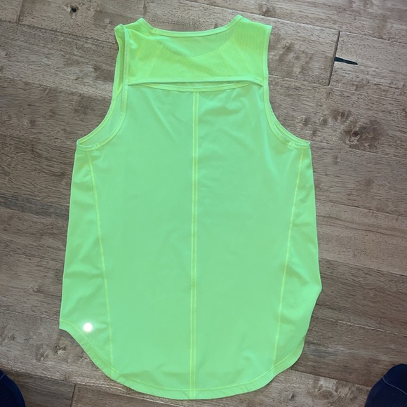 Lululemon Sculpt tank top with back vent. Size 10, Women’s - Picture 2 of 2